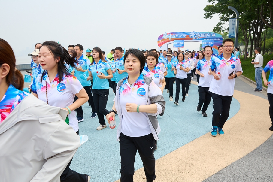 1684720735793143RjfB.jpg 沿江跑15.jpg