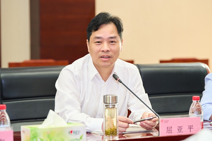 1697164248578072Md8C.jpg 屈亞平.jpg